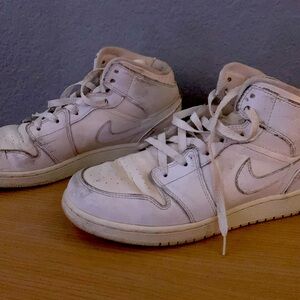 White Air Jordan 1 Mid